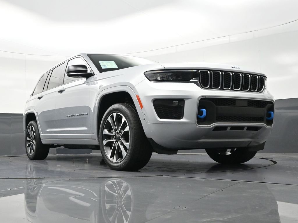 Used 2022 Jeep Grand Cherokee Overland AWD/4WD image 29