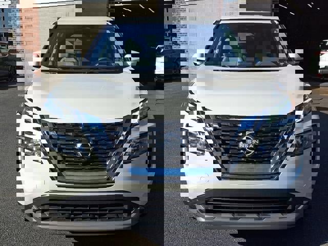 Certified 2023 Nissan Rogue SV image 2