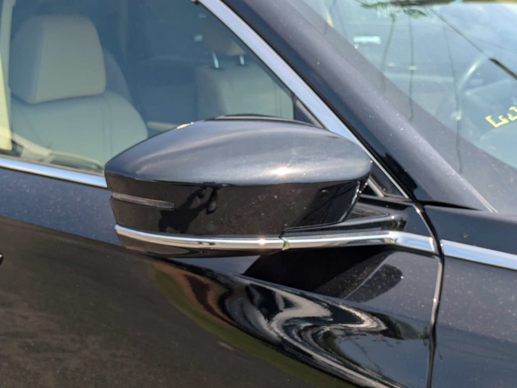 Used 2025 Acura MDX w/ Technology Package FWD image 12