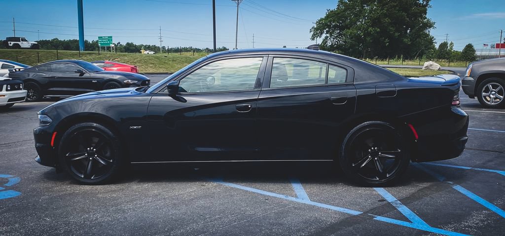 Used 2018 Dodge Charger R/T RWD image 15