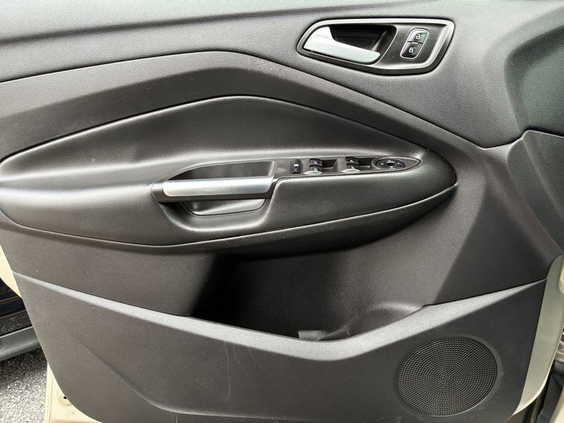 Used 2018 Ford Escape SE image 13