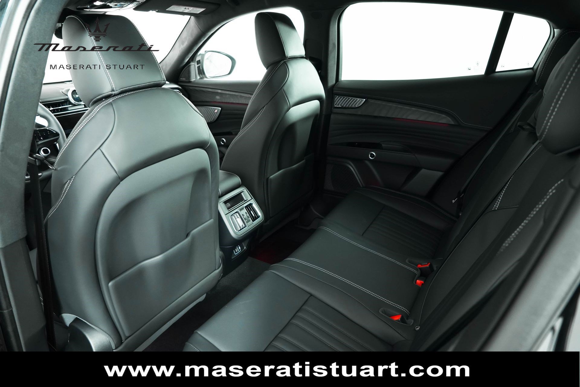 Used 2025 Maserati Grecale Modena AWD/4WD image 25