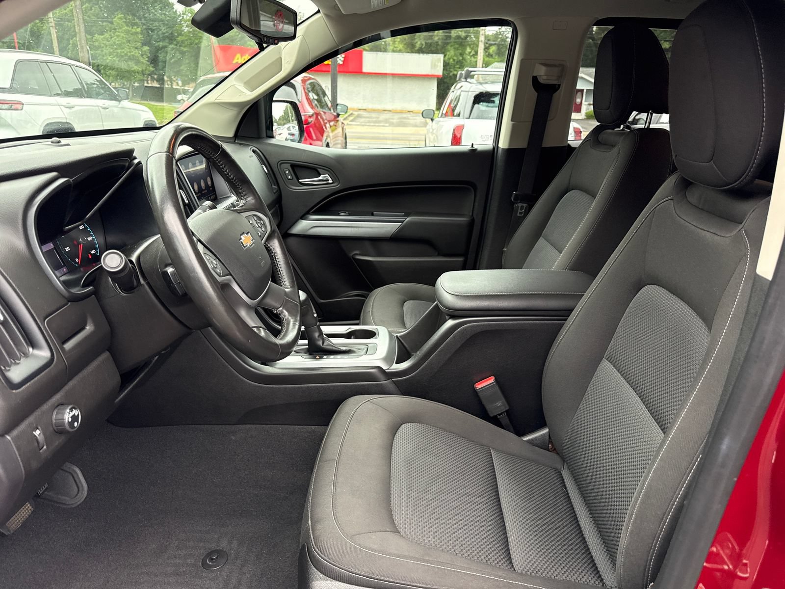 Used 2019 Chevrolet Colorado LT RWD image 9