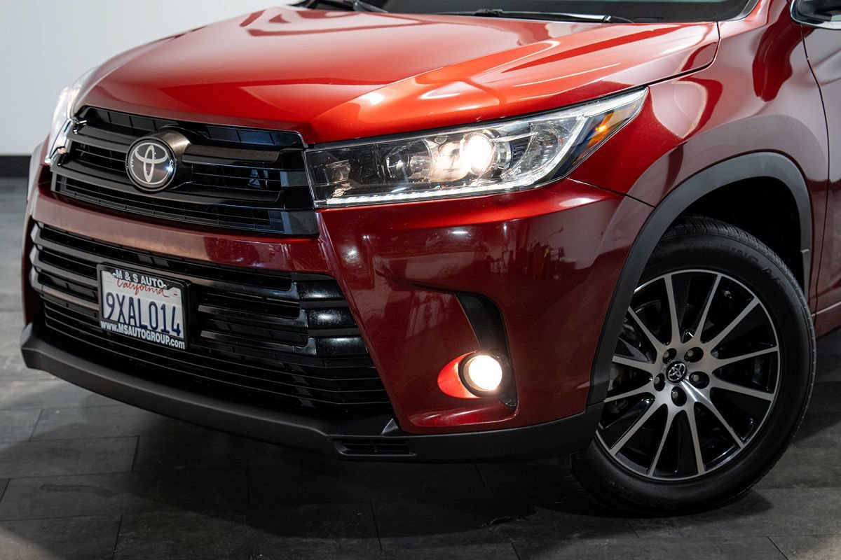 Used 2018 Toyota Highlander SE AWD/4WD image 26