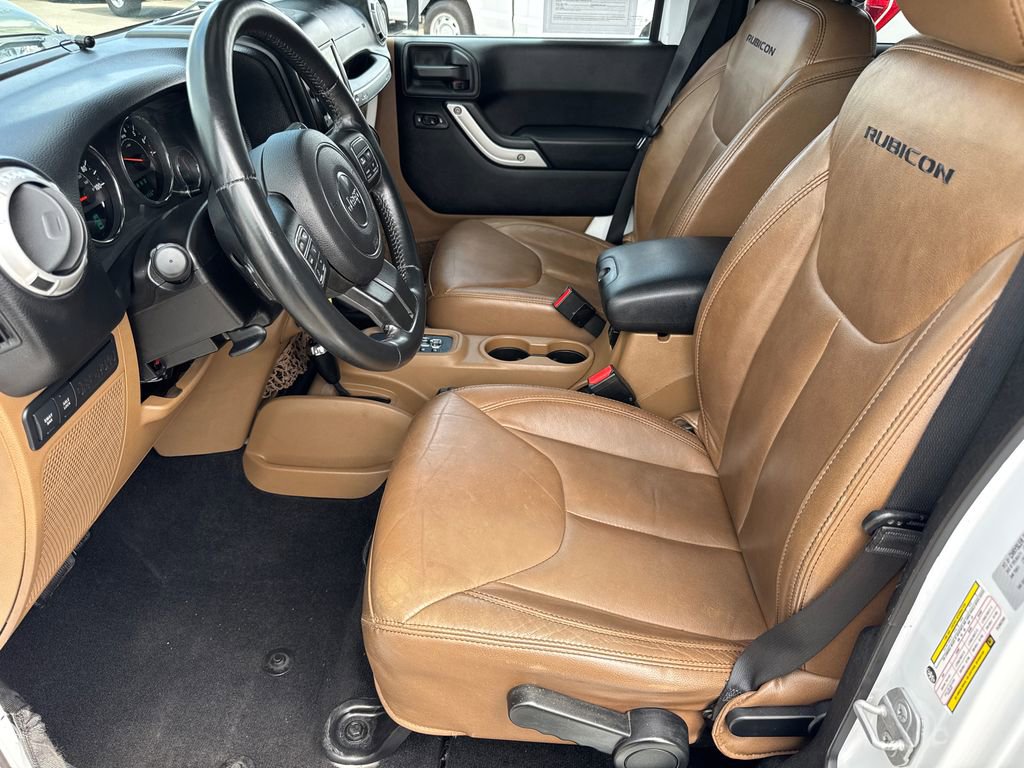 Used 2015 Jeep Wrangler Unlimited Rubicon w/ Dual Top Group AWD/4WD image 26