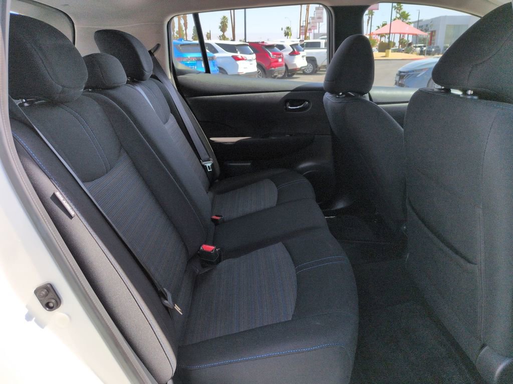 Used 2020 Nissan Leaf S image 16