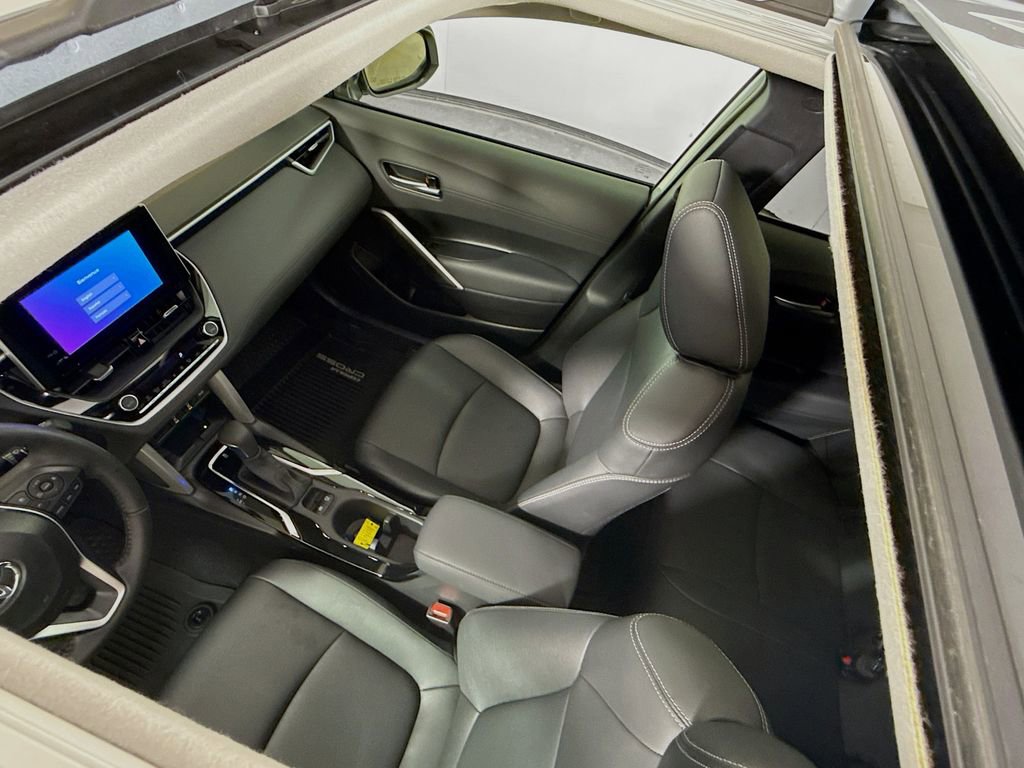 Certified 2025 Toyota Corolla Cross XLE image 20