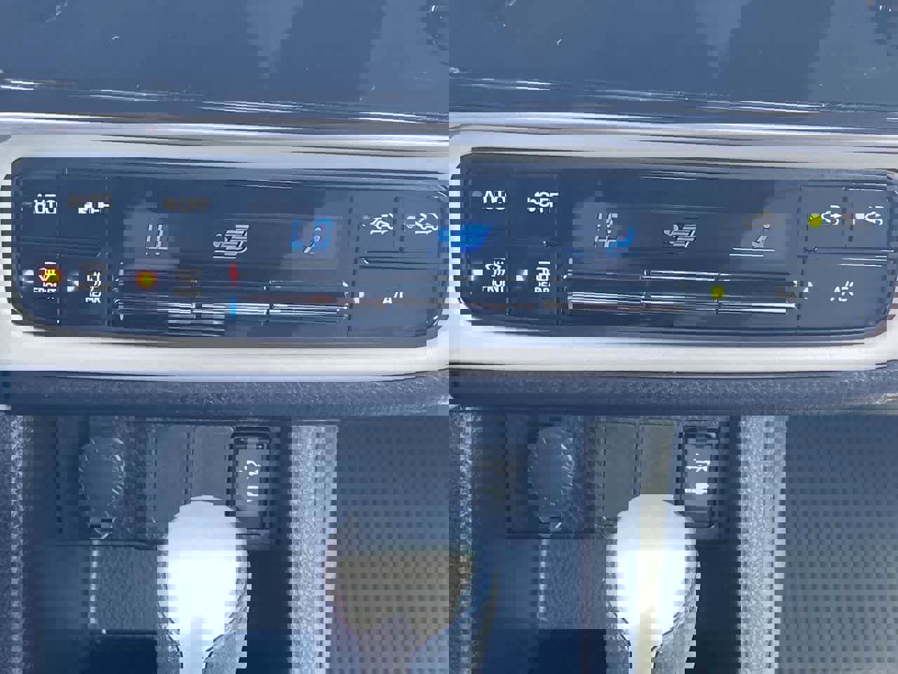 Used 2019 Toyota Corolla LE FWD image 17