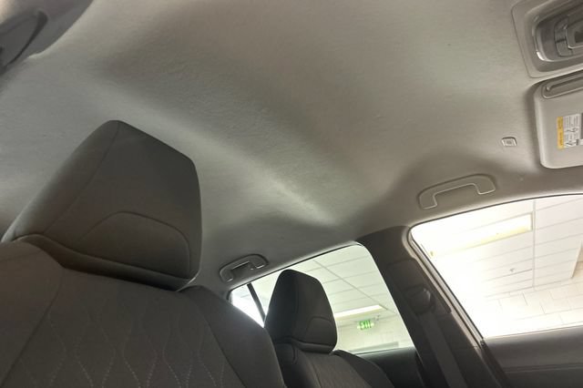Certified 2025 Toyota Corolla Cross LE FWD image 21