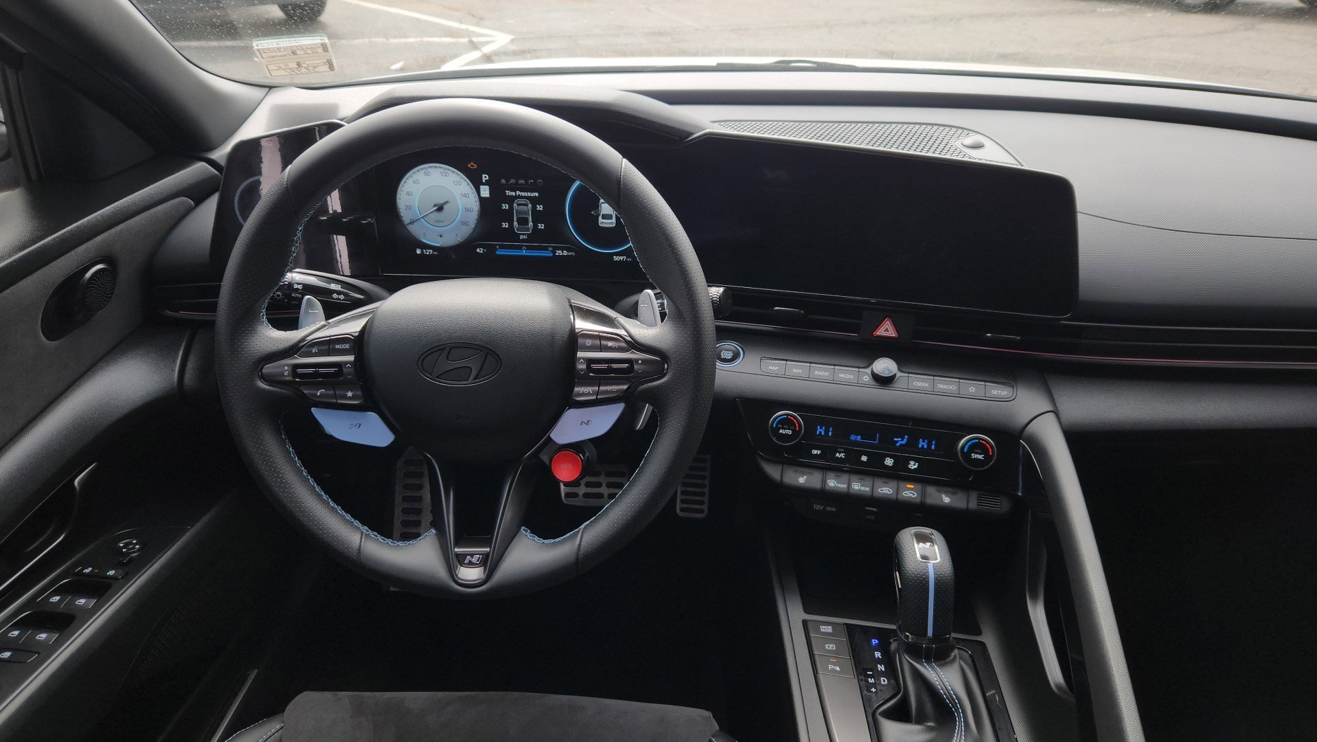 Used 2025 Hyundai Elantra N Base image 25