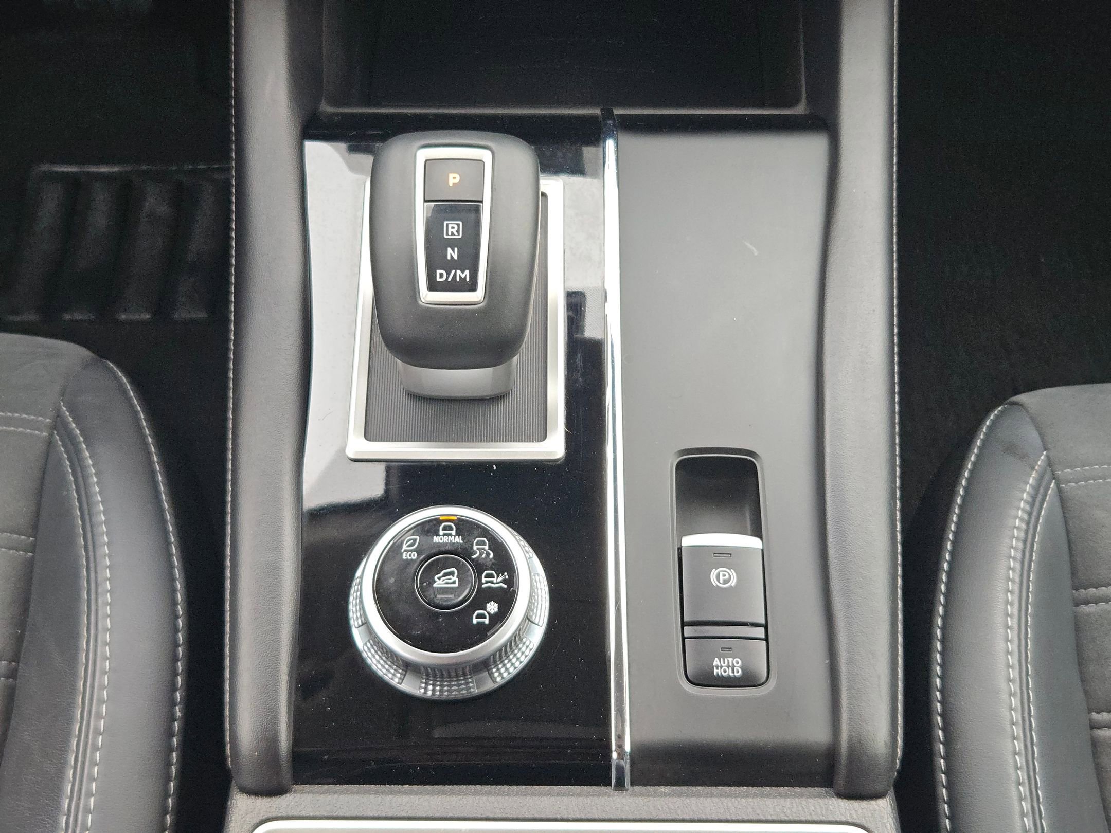 Used 2022 Mitsubishi Outlander SE image 19