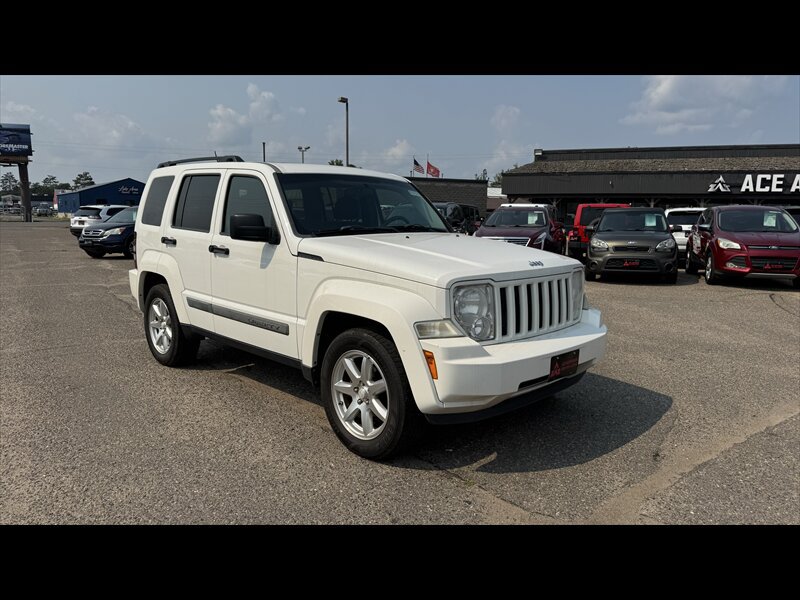 Used 2010 Jeep Liberty Sport w/ Popular Equipment Group AWD/4WD image 3