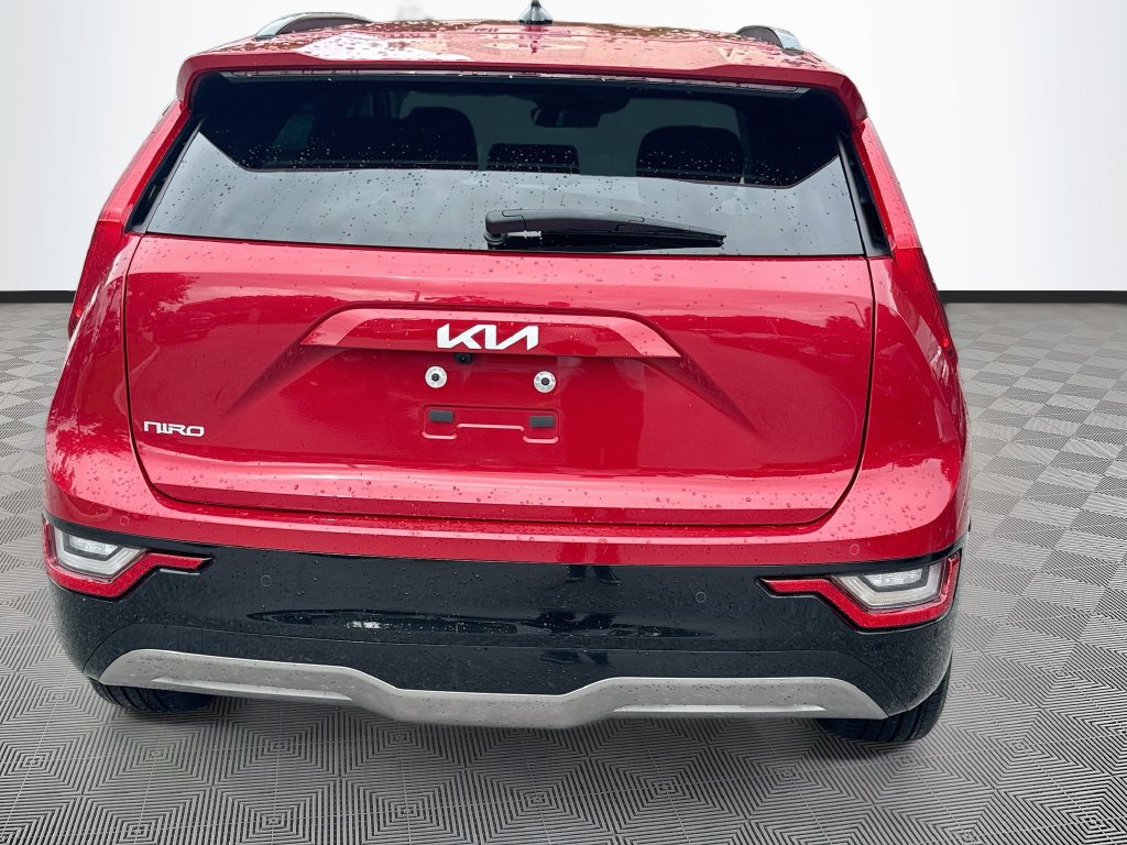 Used 2023 Kia Niro Wave w/ Wave Preserve Package FWD image 7