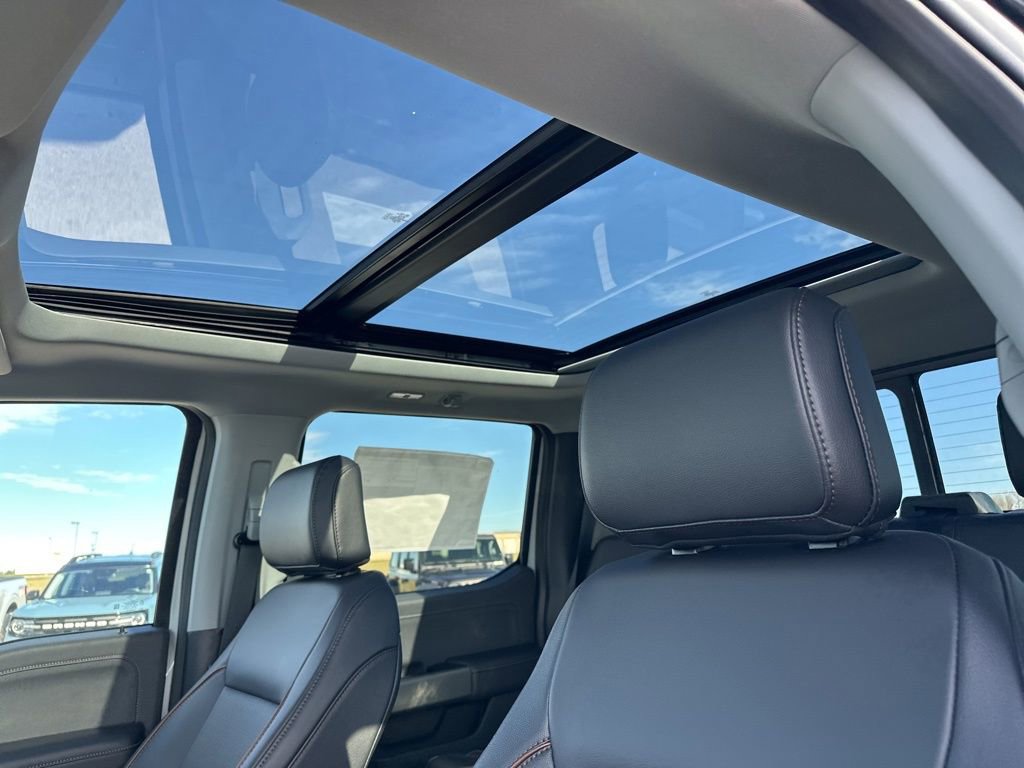 New 2026 Ford F250 Lariat w/ Black Appearance Package image 16