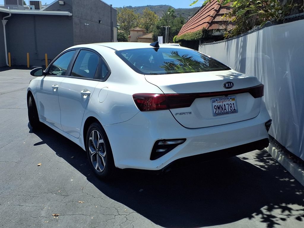Used 2020 Kia Forte LXS FWD image 2