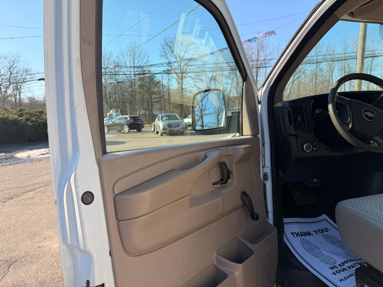 Used 2009 Chevrolet Express 1500 RWD image 10