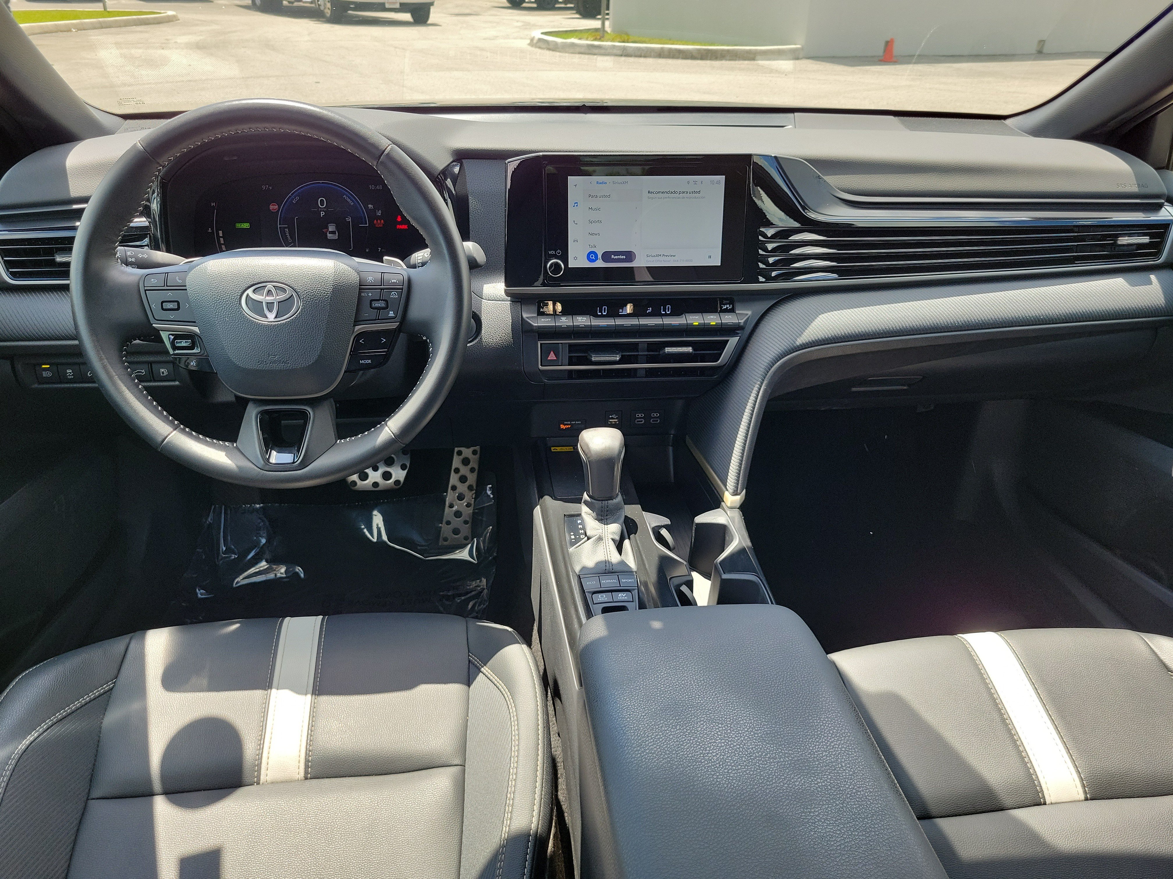 Used 2026 Toyota Camry SE FWD image 15