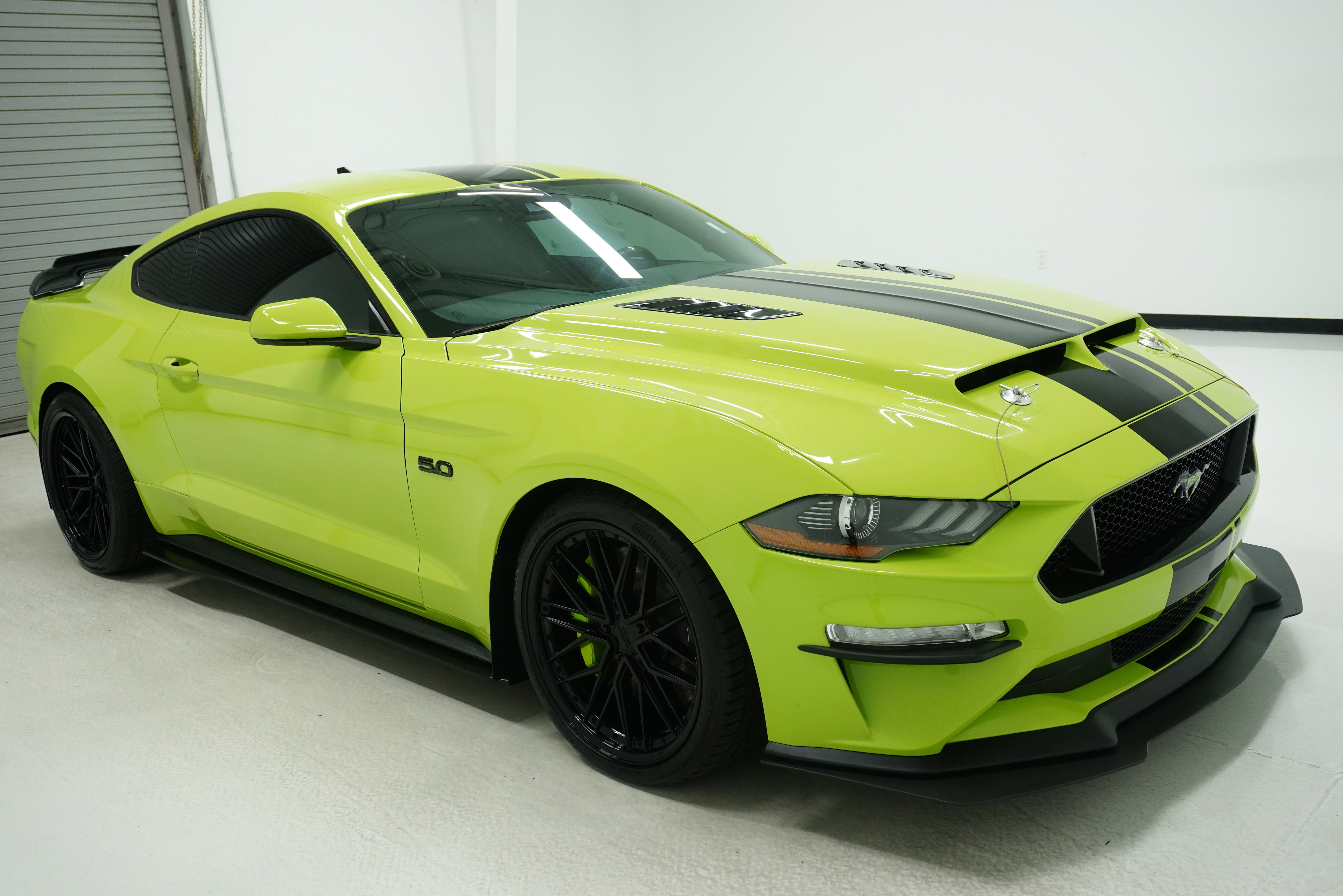 Used 2020 Ford Mustang GT w/ GT Performance Package RWD image 3