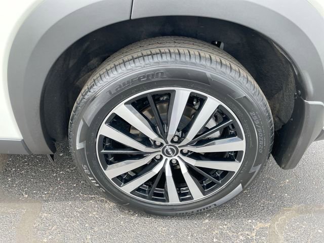 Used 2024 Nissan Pathfinder Platinum w/ Cargo Package FWD image 8