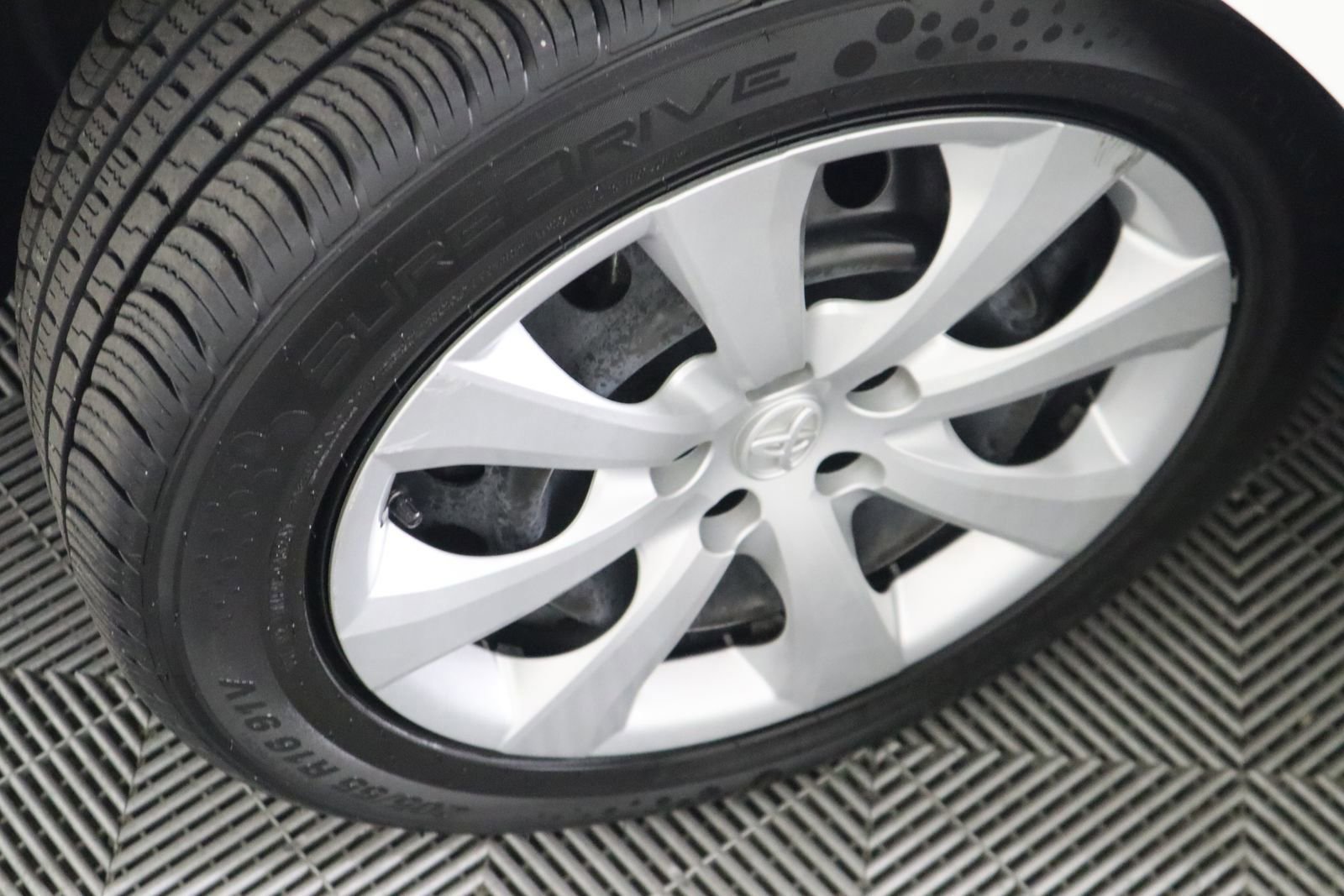 Used 2023 Toyota Corolla LE image 61