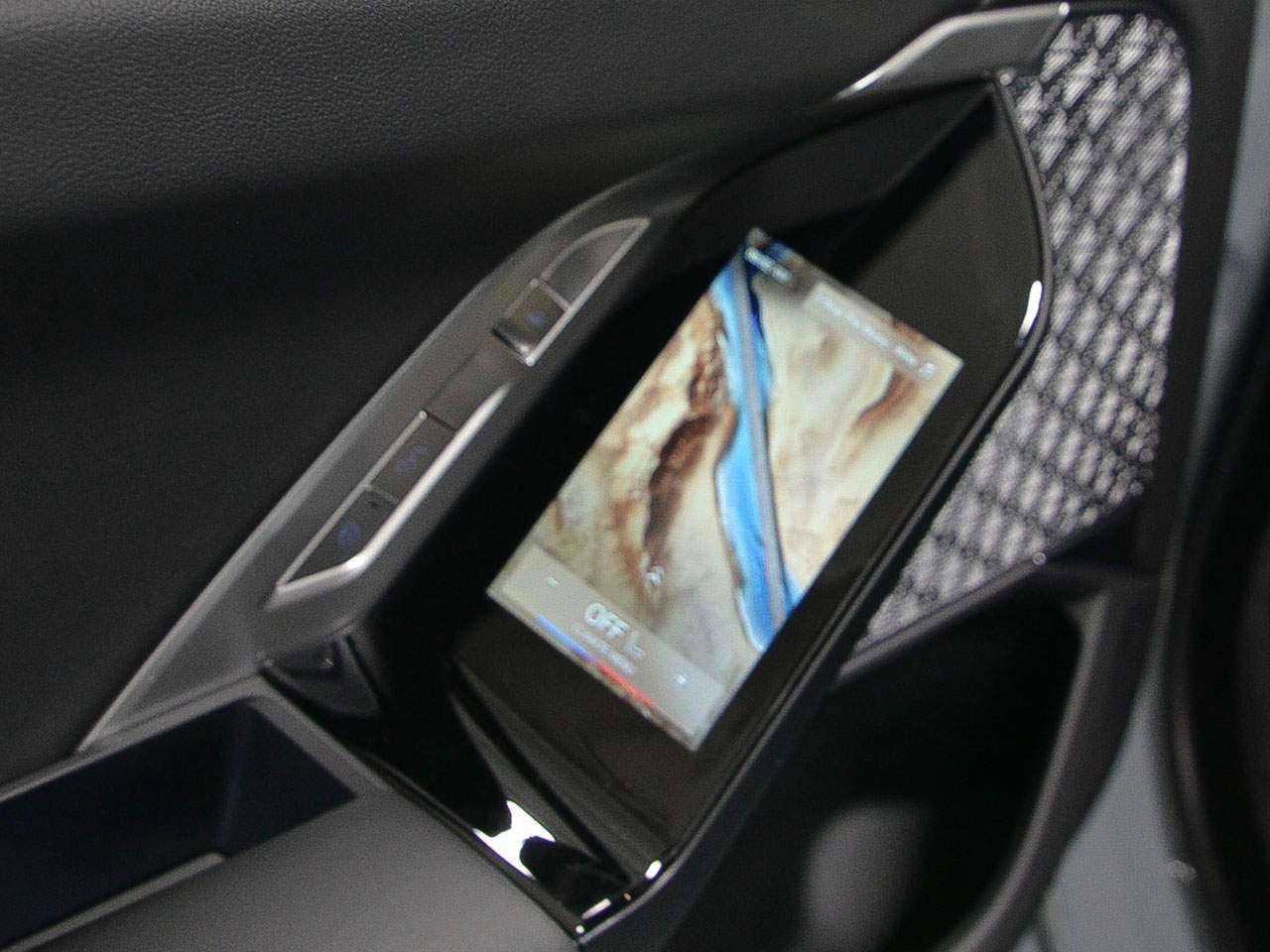 Used 2026 BMW i7 eDrive50 w/ M Sport Package RWD image 9
