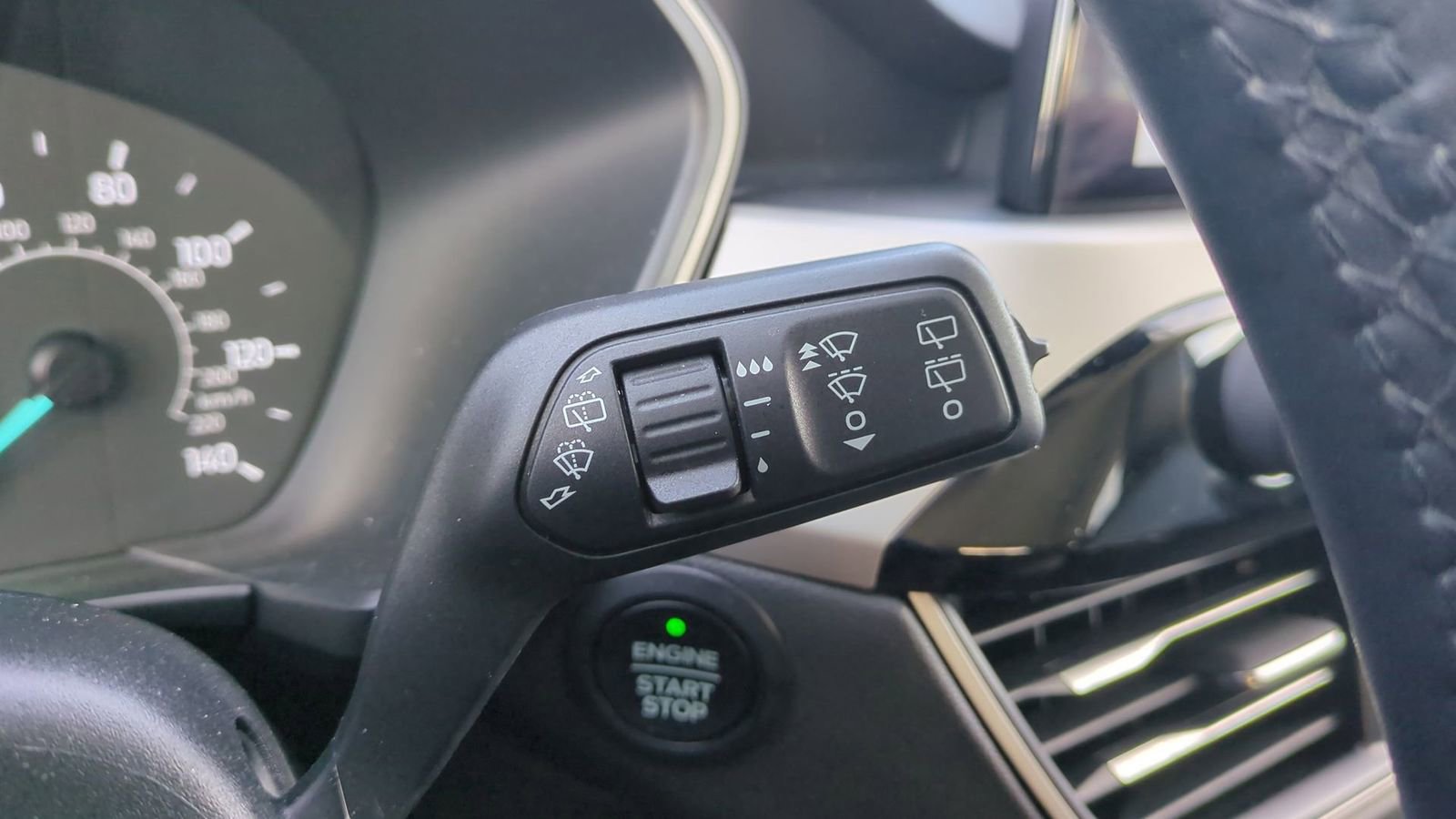 Used 2022 Ford Escape SEL image 27