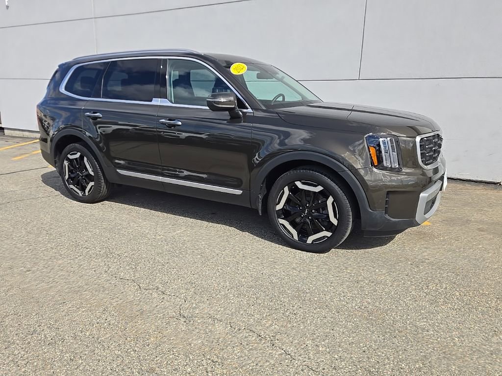 Used 2023 Kia Telluride S w/ S Sunroof Package image 5