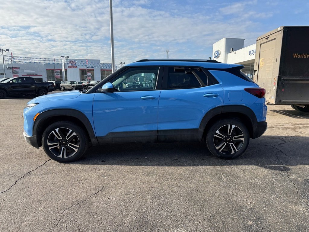 Used 2024 Chevrolet TrailBlazer LT w/ LT Cold Weather Package image 4