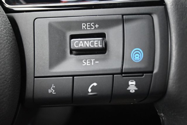 Used 2024 Nissan Rogue Platinum FWD image 19
