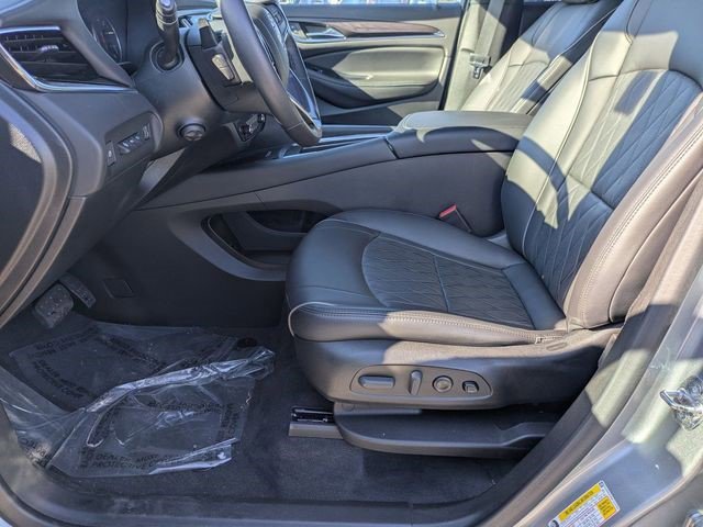 Used 2023 Buick Enclave Avenir w/ Avenir Technology Package image 13