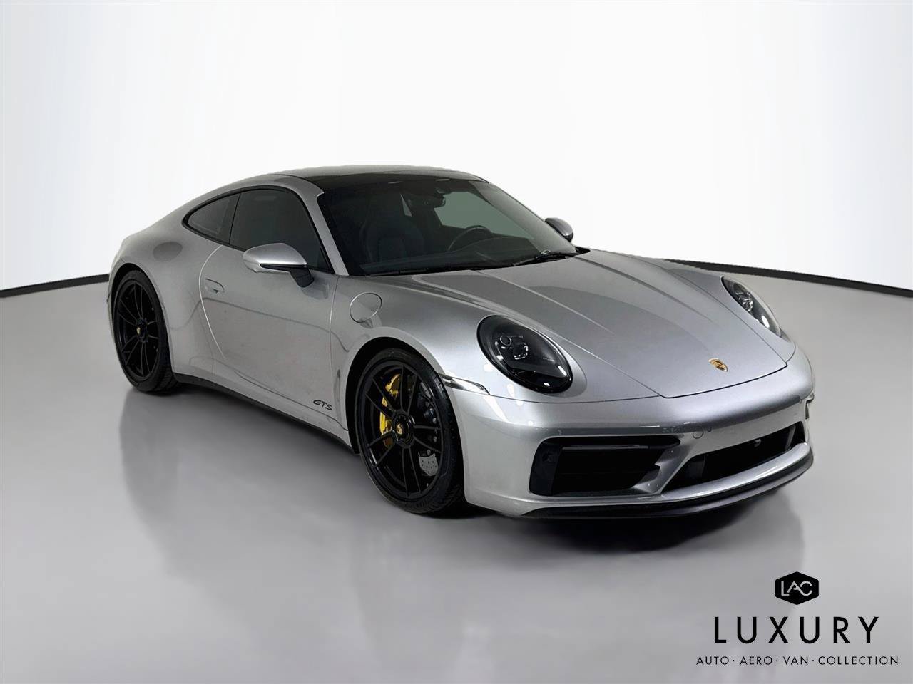 Used 2024 Porsche 911 Carrera GTS w/ Premium Package RWD image 2