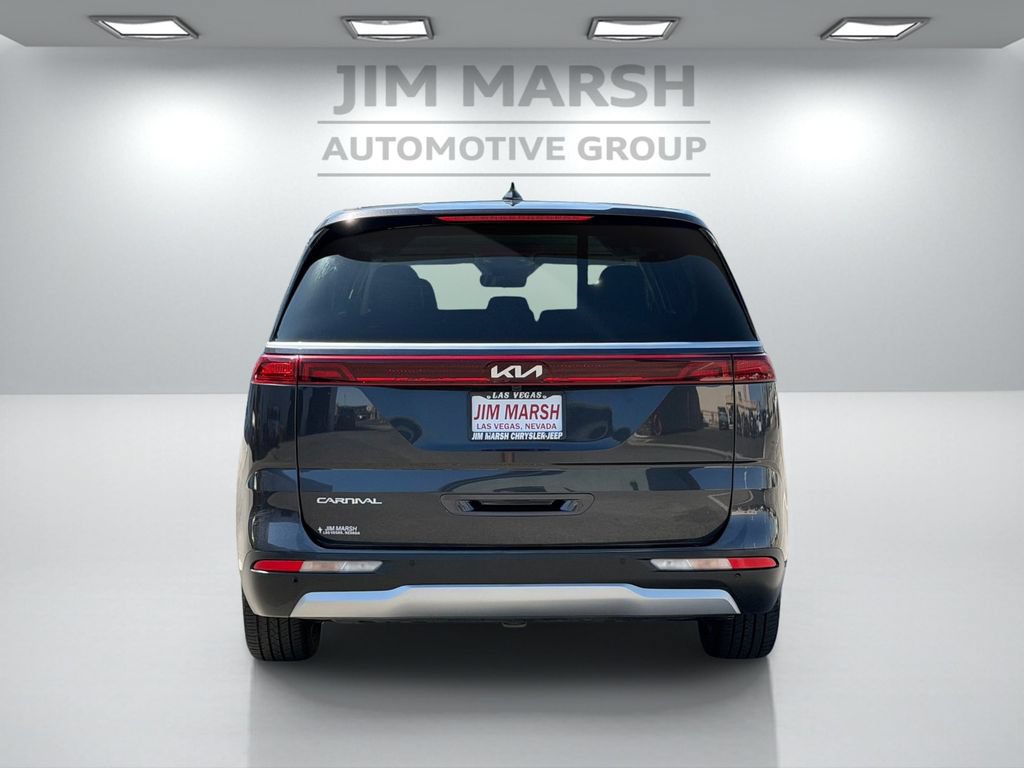 Used 2024 Kia Carnival EX FWD image 5