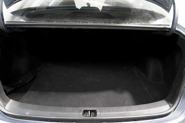 Used 2021 Toyota Corolla LE image 8