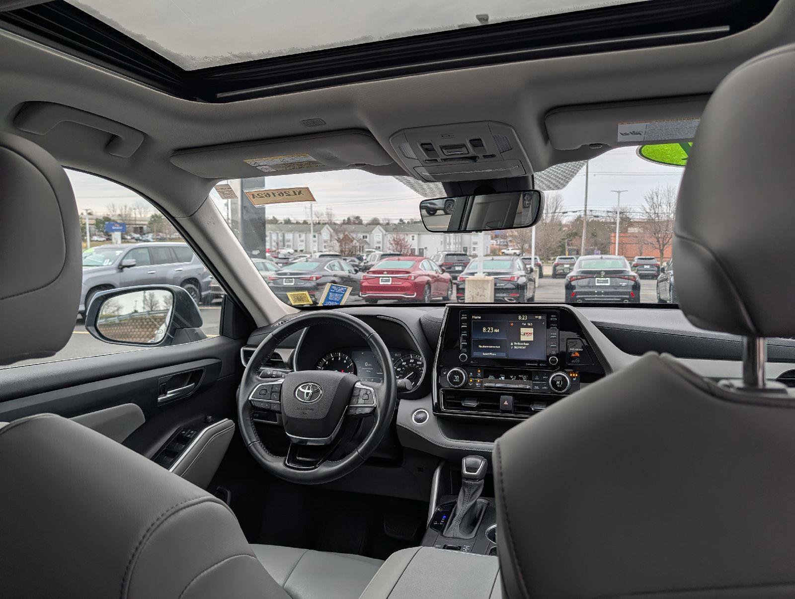 Used 2021 Toyota Highlander XLE image 25