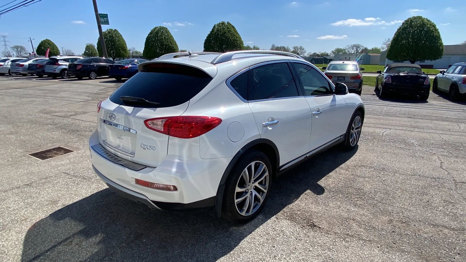 Used 2017 INFINITI QX50 2WD w/ Premium Plus Package image 12