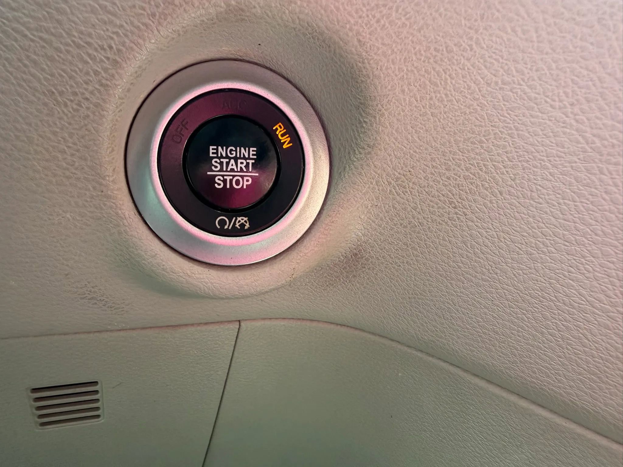 Used 2019 Chrysler Pacifica Touring-L image 25