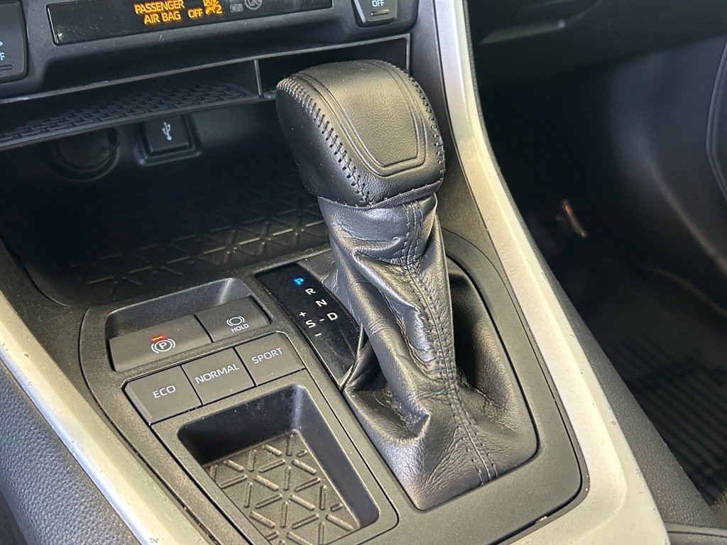 Used 2020 Toyota RAV4 XLE FWD image 15