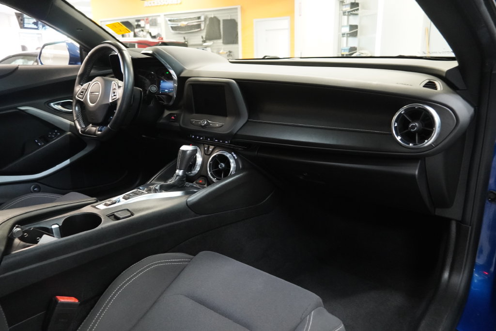 Used 2021 Chevrolet Camaro LT RWD image 10