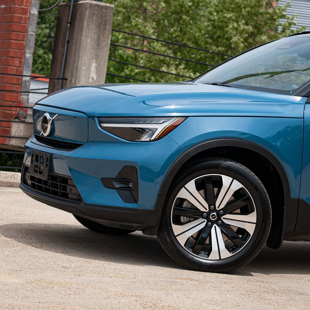 Certified 2023 Volvo XC40 Recharge Plus w/ Protection Package Premier AWD/4WD image 2