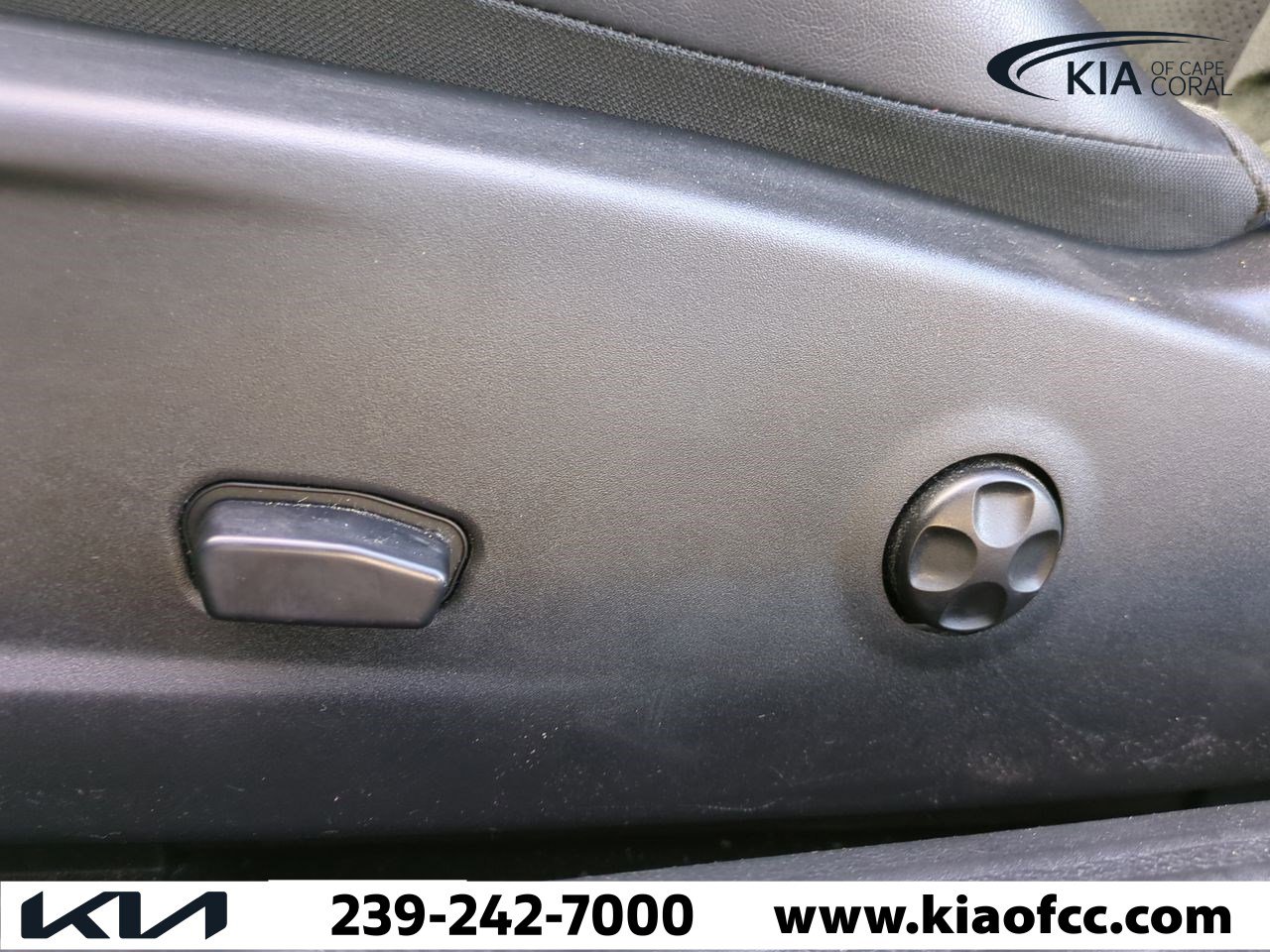 Used 2015 Dodge Challenger R/T Scat Pack w/ Scat Pack Appearance Package image 18