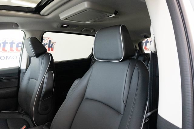 New 2026 Honda Odyssey Touring image 13