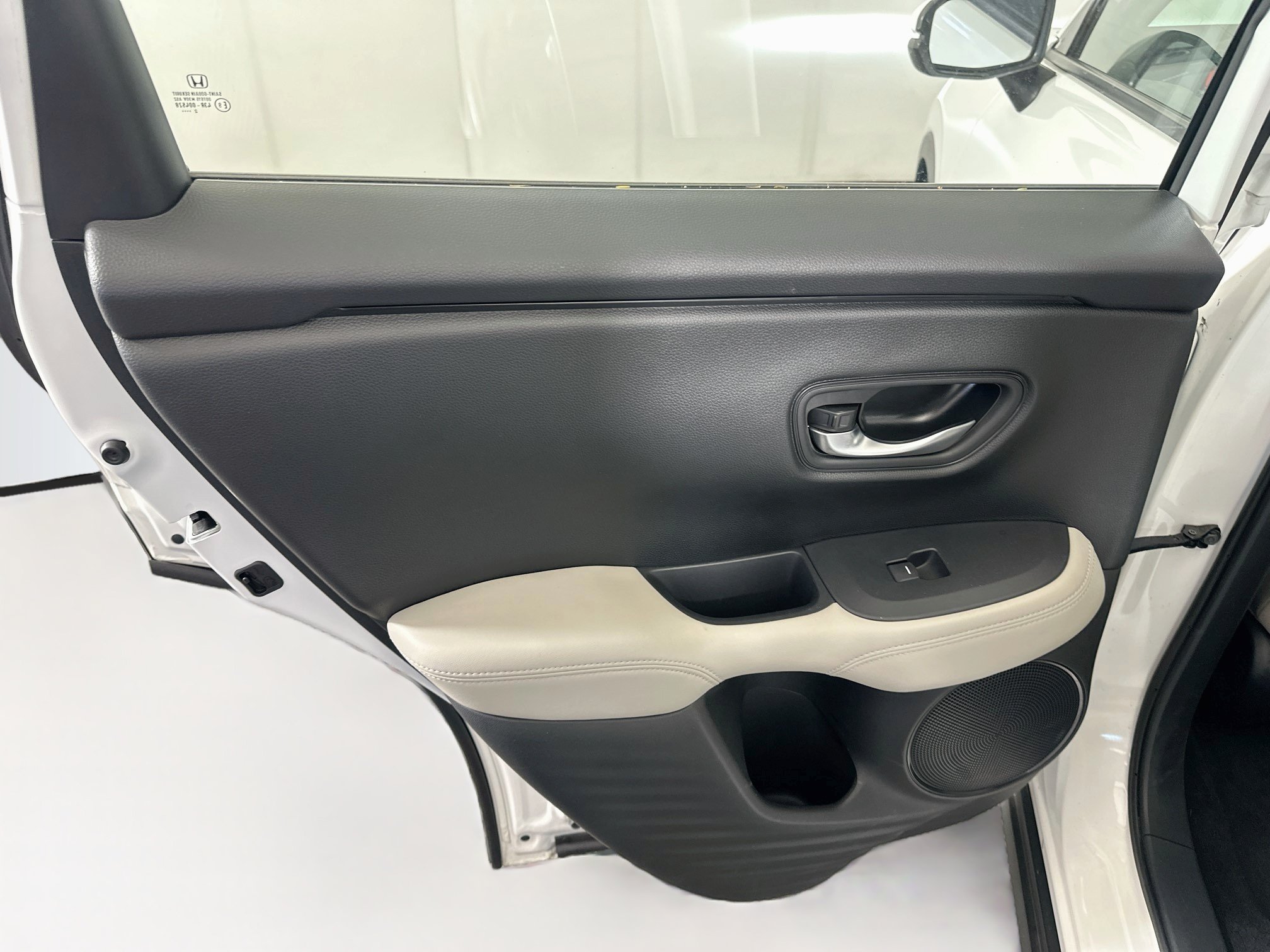Used 2023 Honda HR-V LX image 24