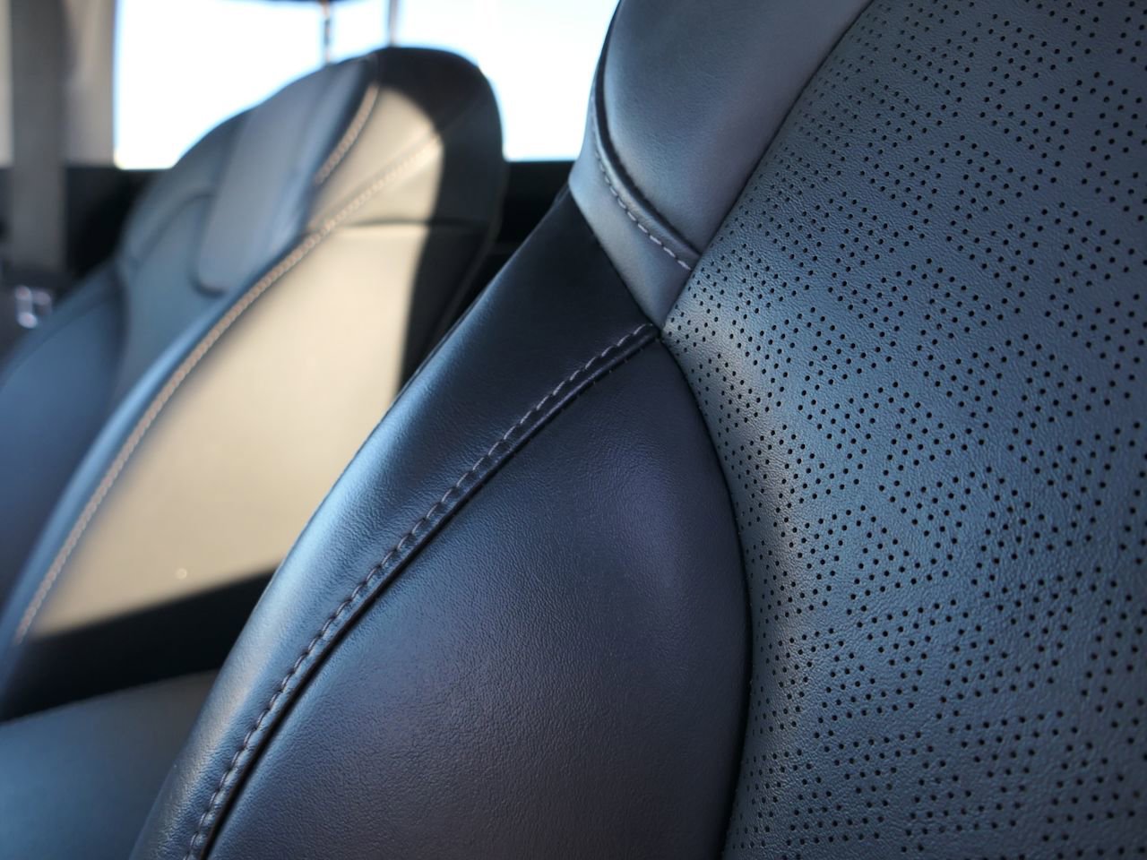 Used 2023 Kia Sorento EX image 12