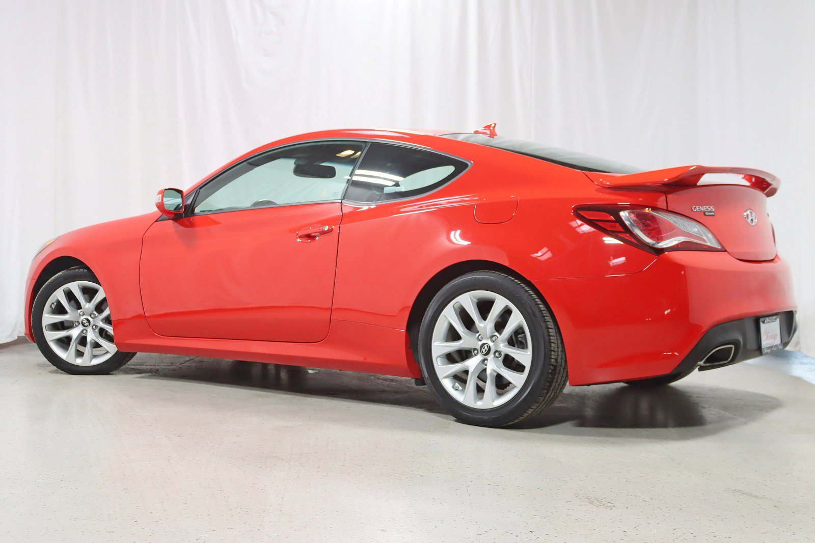Used 2015 Hyundai Genesis 3.8 image 9