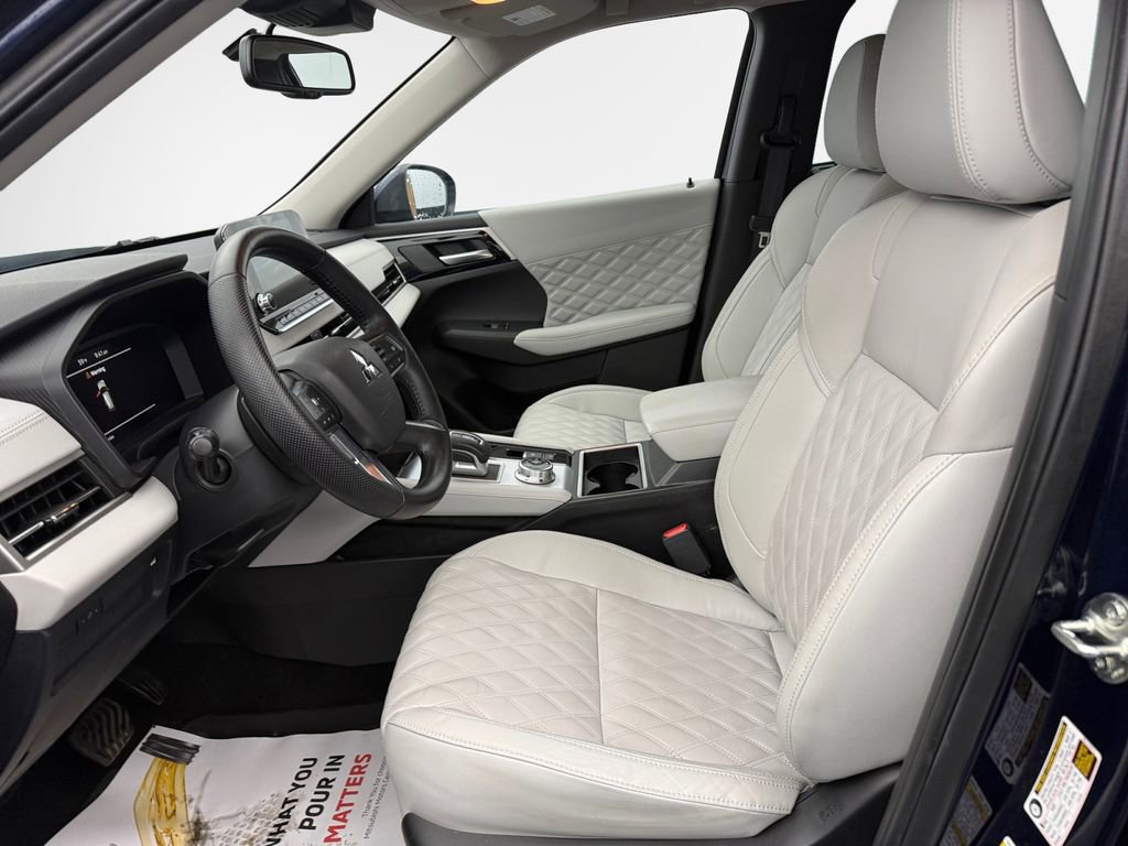 Used 2023 Mitsubishi Outlander SEL AWD/4WD image 12