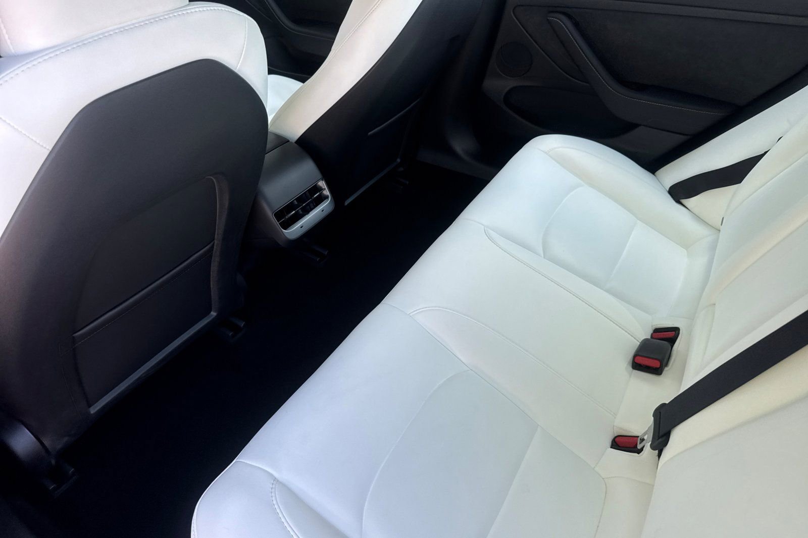 Used 2023 Tesla Model 3 Standard Range image 12