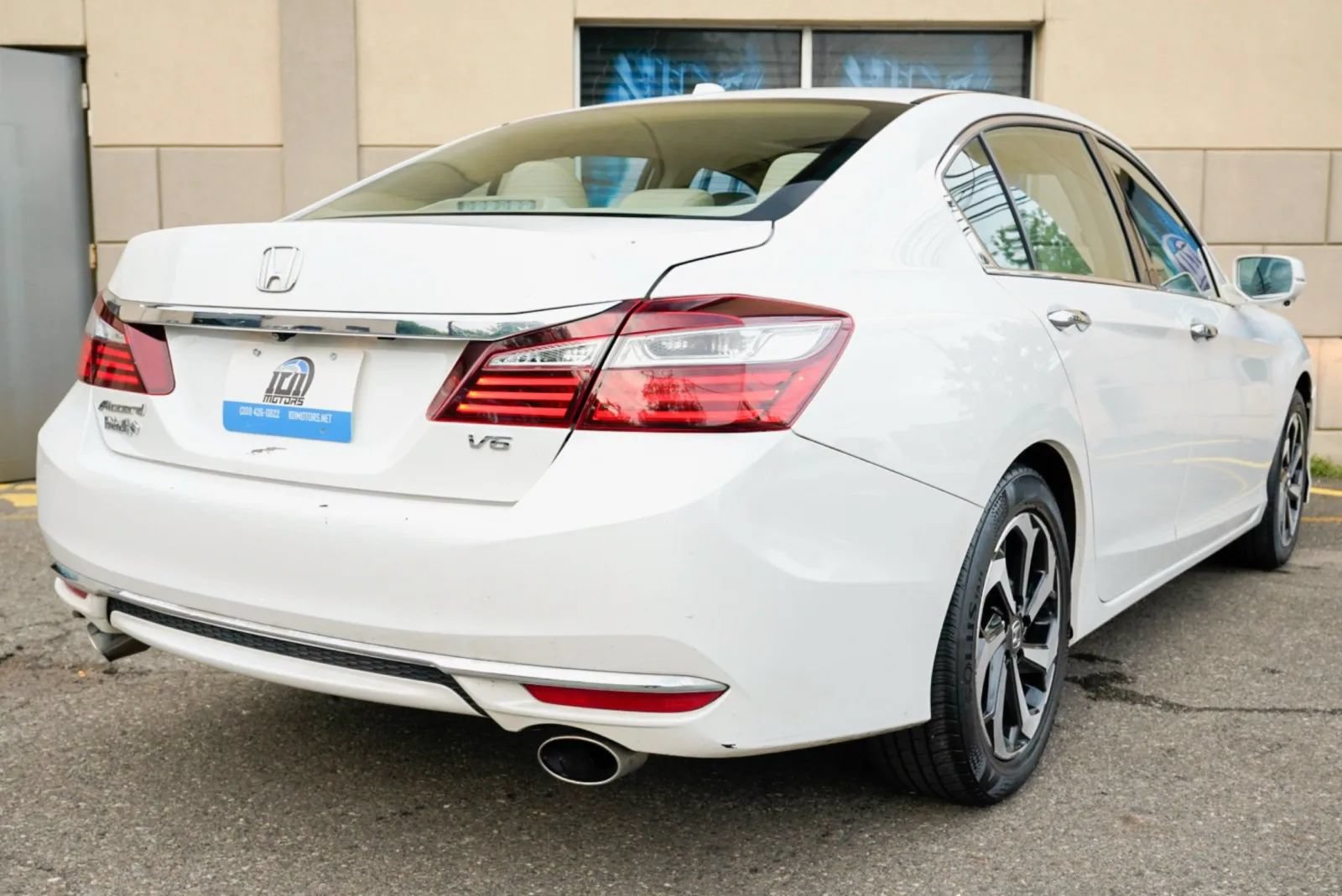 Used 2017 Honda Accord EX-L image 5