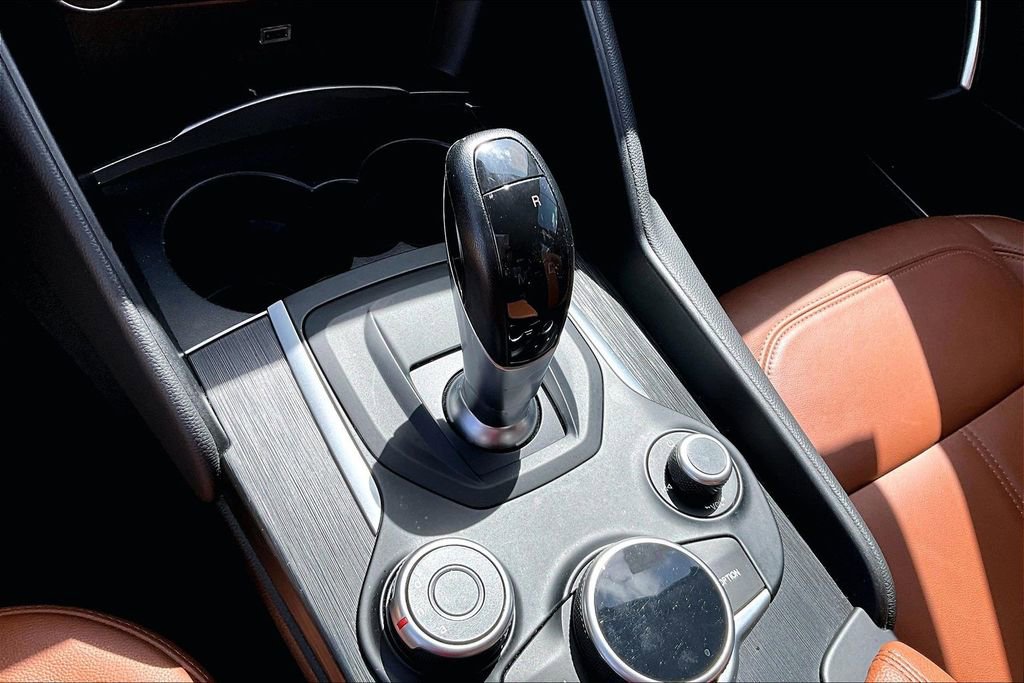 Used 2018 Alfa Romeo Giulia image 28