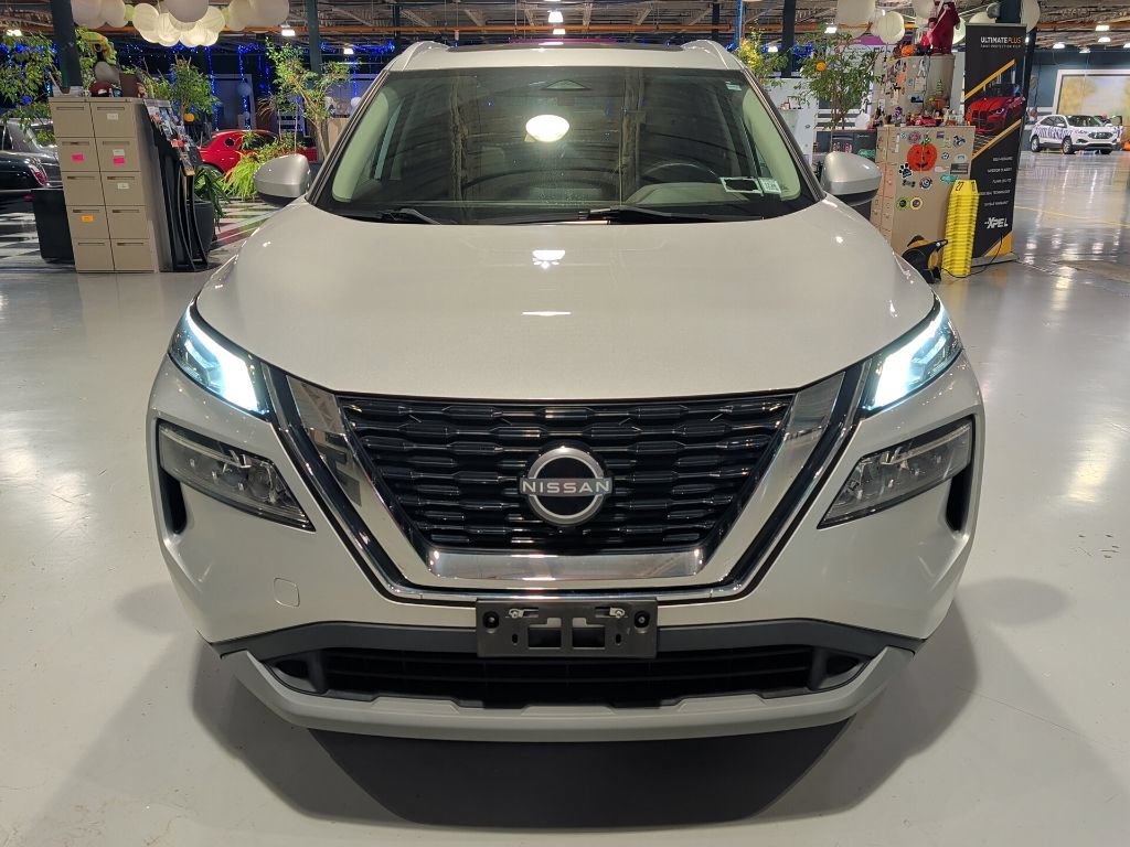 Used 2023 Nissan Rogue SV w/ SV Premium B Package AWD/4WD image 3