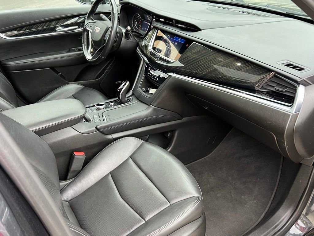Used 2022 Cadillac XT6 Premium Luxury image 23